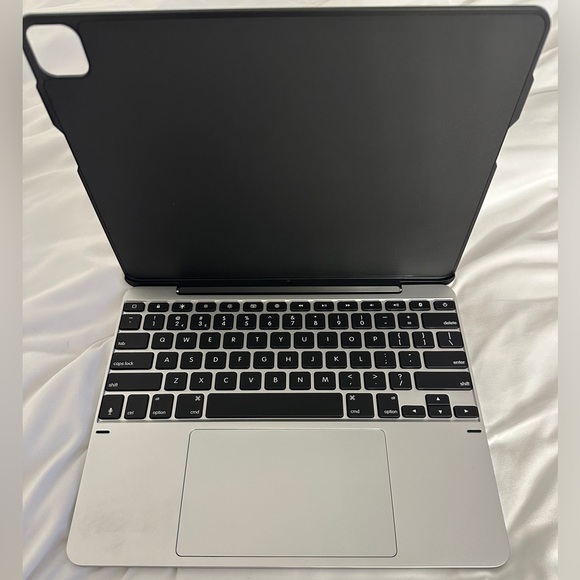 Wireless keyboard case with trackpad - Picture 1 of 7